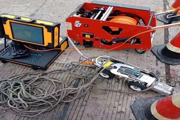 红桥CCTV管道检测机器人