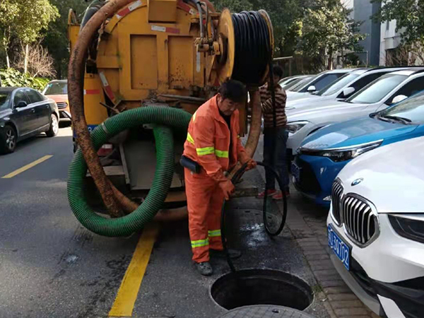 红桥排污管道清淤